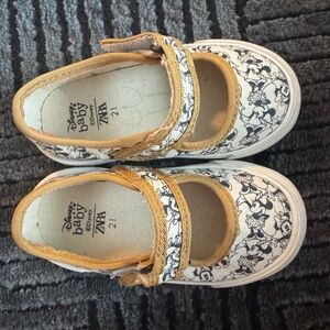 Zara Baby Cream and Black Patterned Shoes